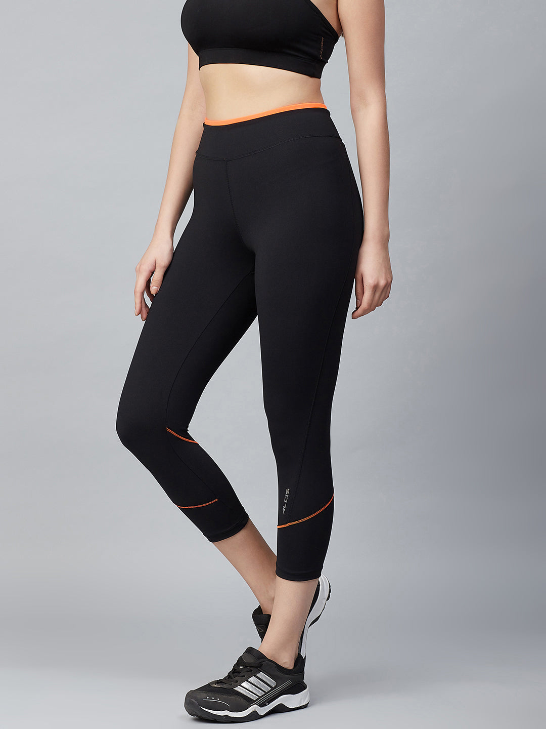 Alcis Women Black Solid Cropped Running Tights